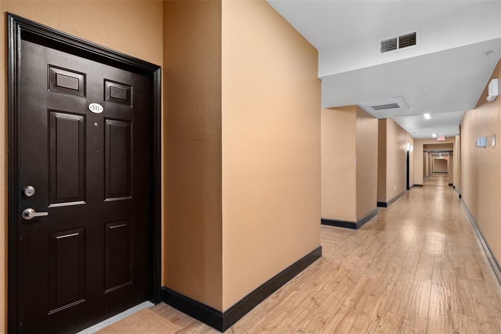 Activo con contrato: $1,900 (2 camas, 2 baños, 1121 Pies cuadrados)