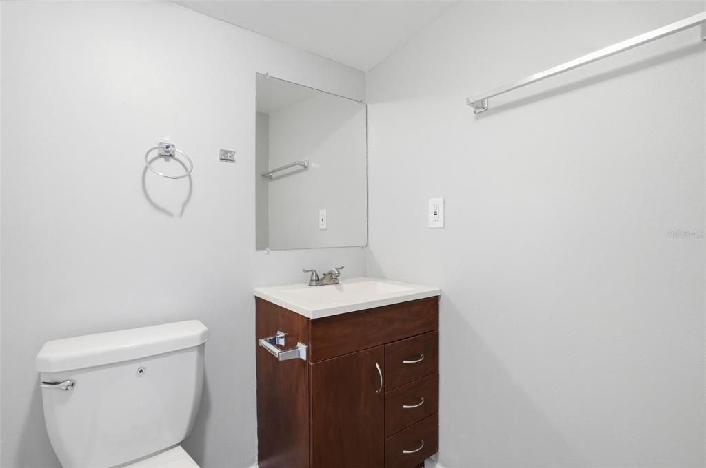 Active With Contract: $284,900 (3 beds, 2 baths, 968 Square Feet)