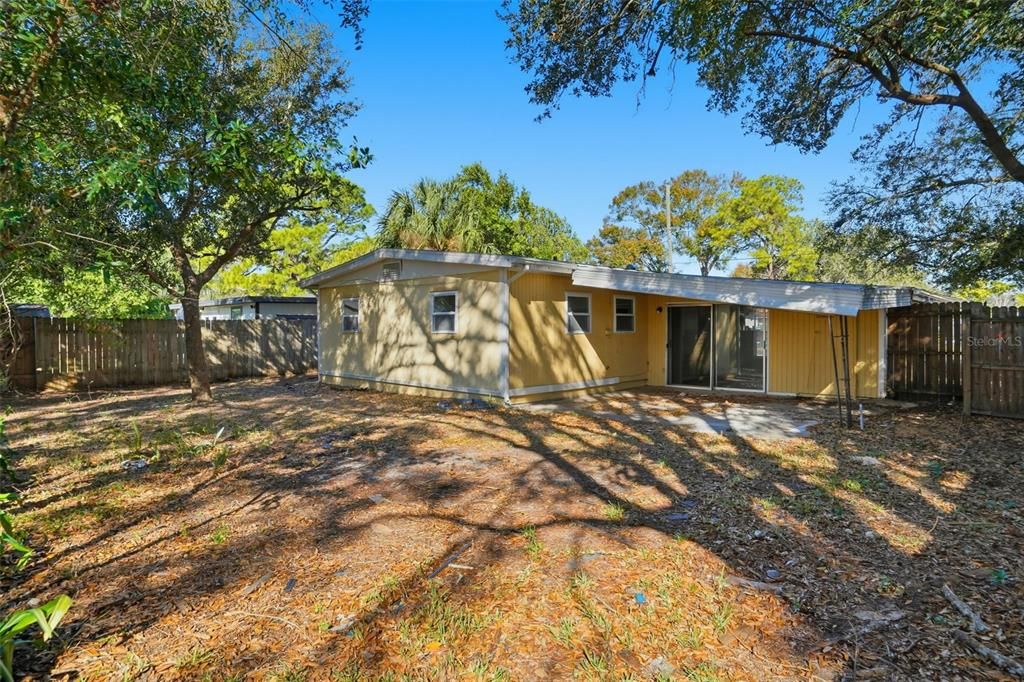 Active With Contract: $284,900 (3 beds, 2 baths, 968 Square Feet)