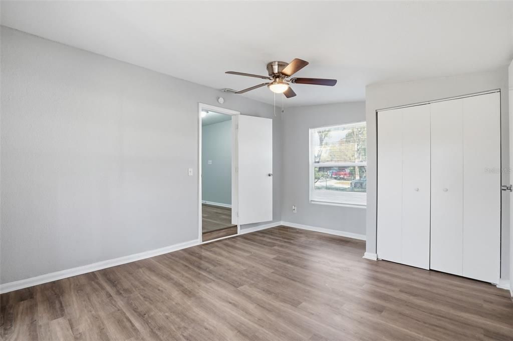 Active With Contract: $284,900 (3 beds, 2 baths, 968 Square Feet)