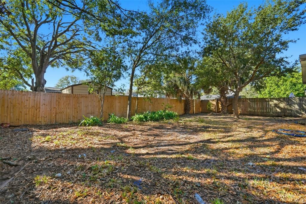 Active With Contract: $284,900 (3 beds, 2 baths, 968 Square Feet)