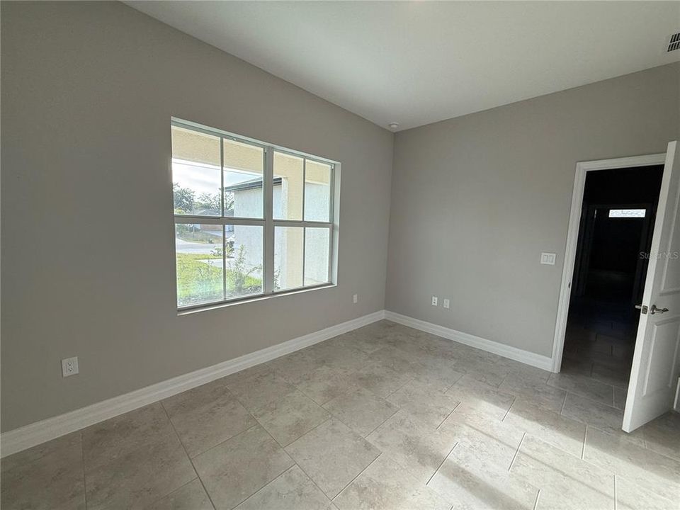 For Rent: $2,000 (3 beds, 2 baths, 1615 Square Feet)