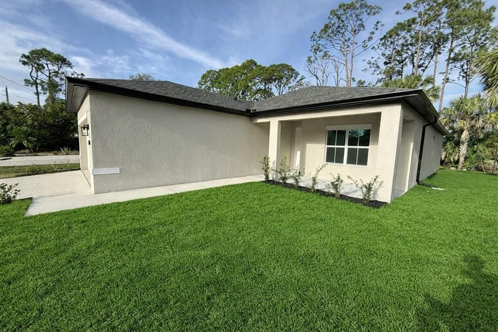 For Rent: $2,000 (3 beds, 2 baths, 1615 Square Feet)