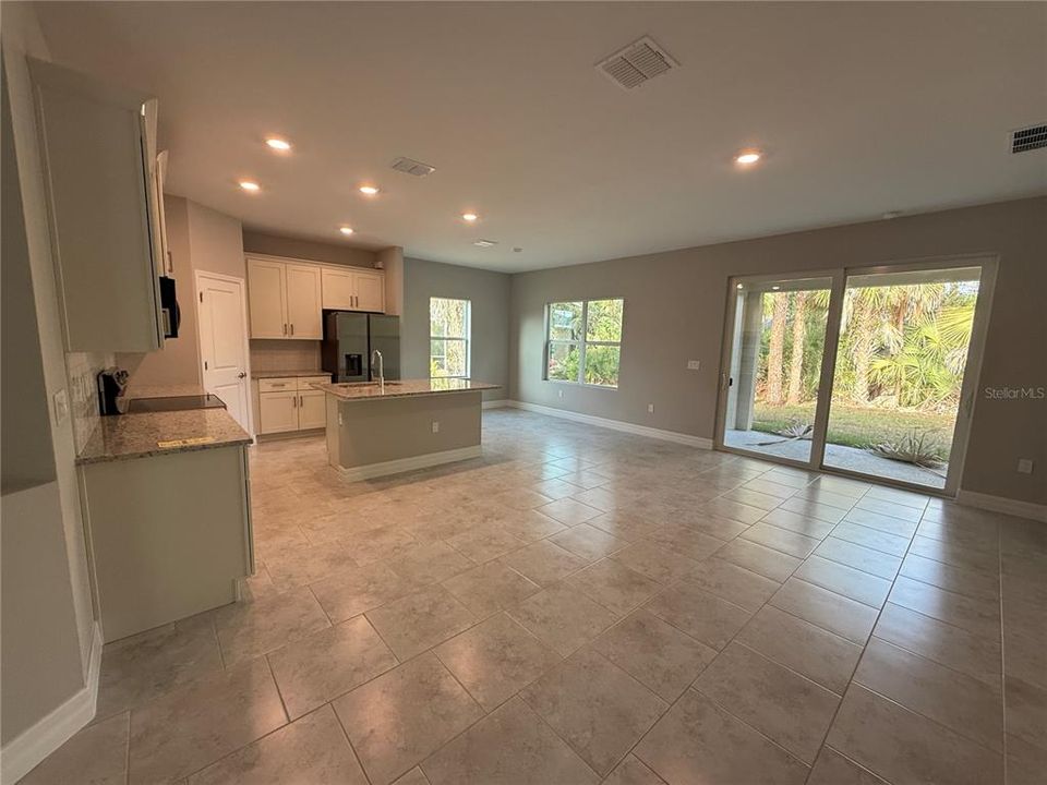 For Rent: $2,000 (3 beds, 2 baths, 1615 Square Feet)