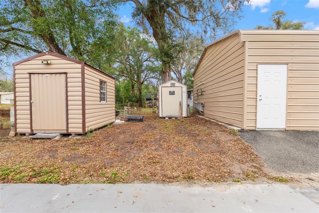 For Sale: $175,000 (2 beds, 2 baths, 840 Square Feet)