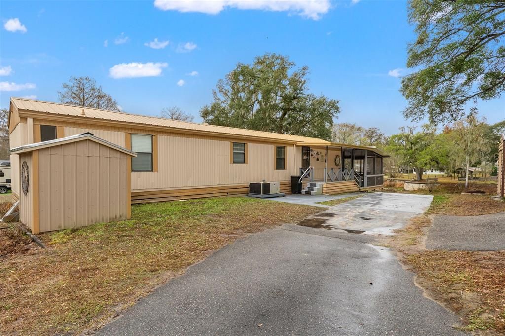 For Sale: $175,000 (2 beds, 2 baths, 840 Square Feet)