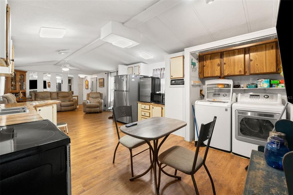 For Sale: $175,000 (2 beds, 2 baths, 840 Square Feet)