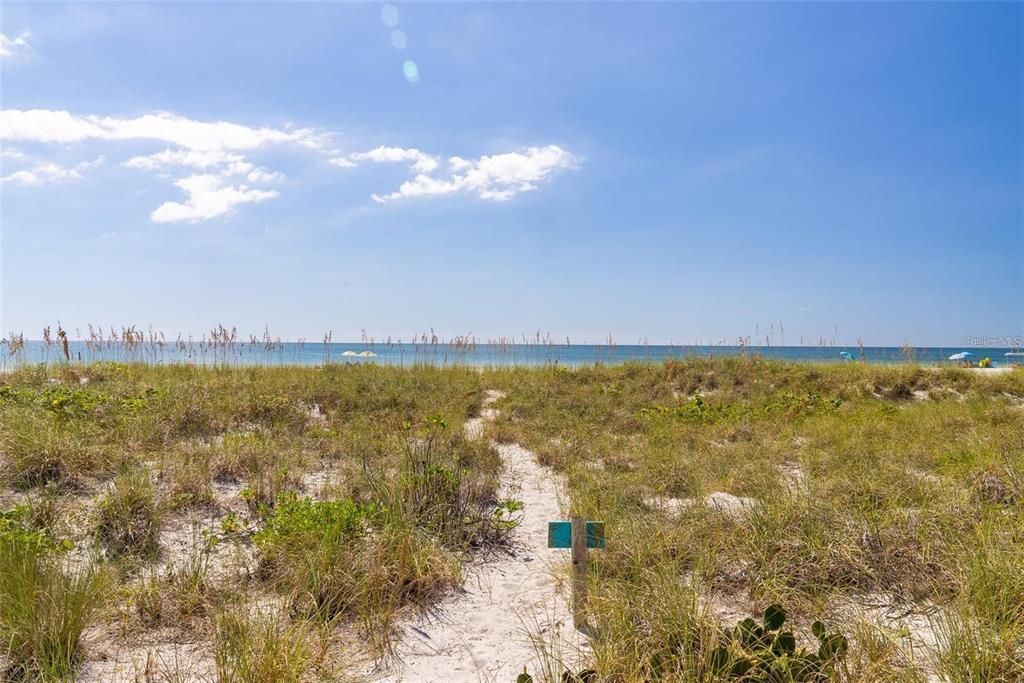 На продажу: $6,250,000 (0.59 acres)