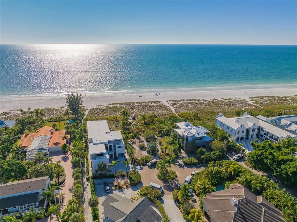 На продажу: $6,250,000 (0.59 acres)