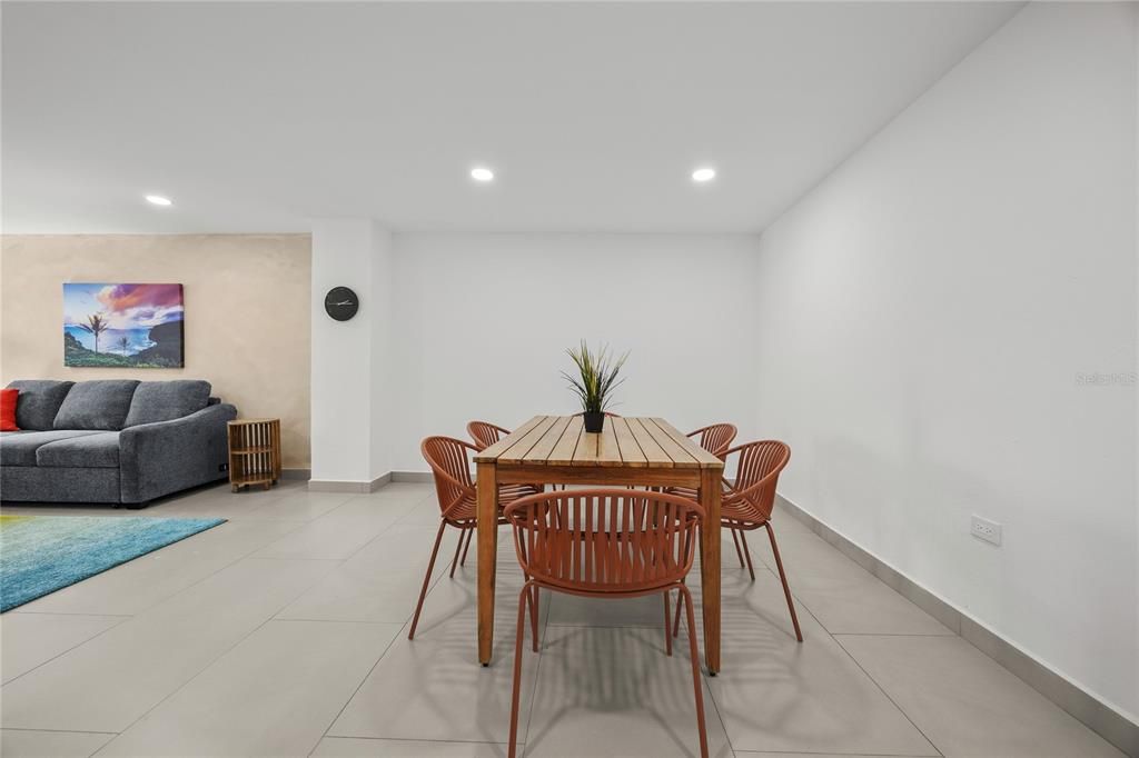 En Venta: $349,000 (2 camas, 1 baños, 929 Pies cuadrados)