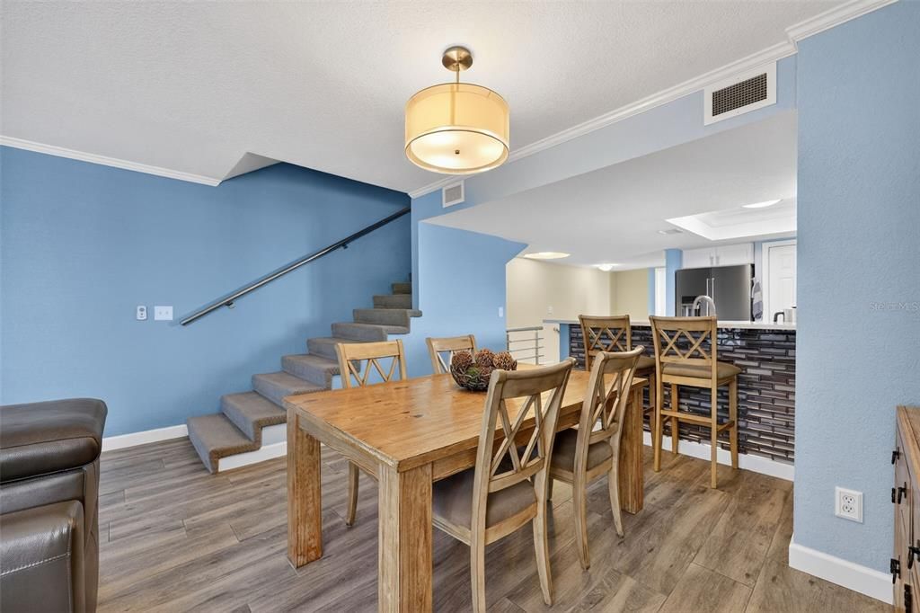 En Venta: $436,900 (3 camas, 3 baños, 1749 Pies cuadrados)