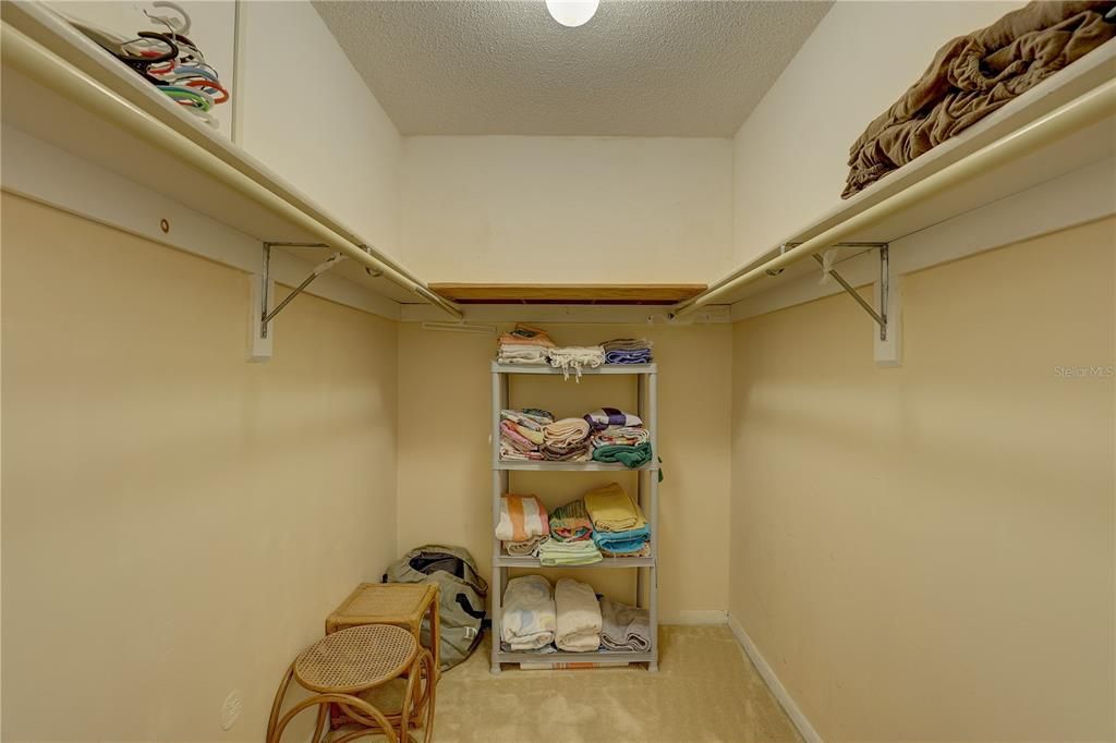 Activo con contrato: $149,000 (2 camas, 1 baños, 930 Pies cuadrados)
