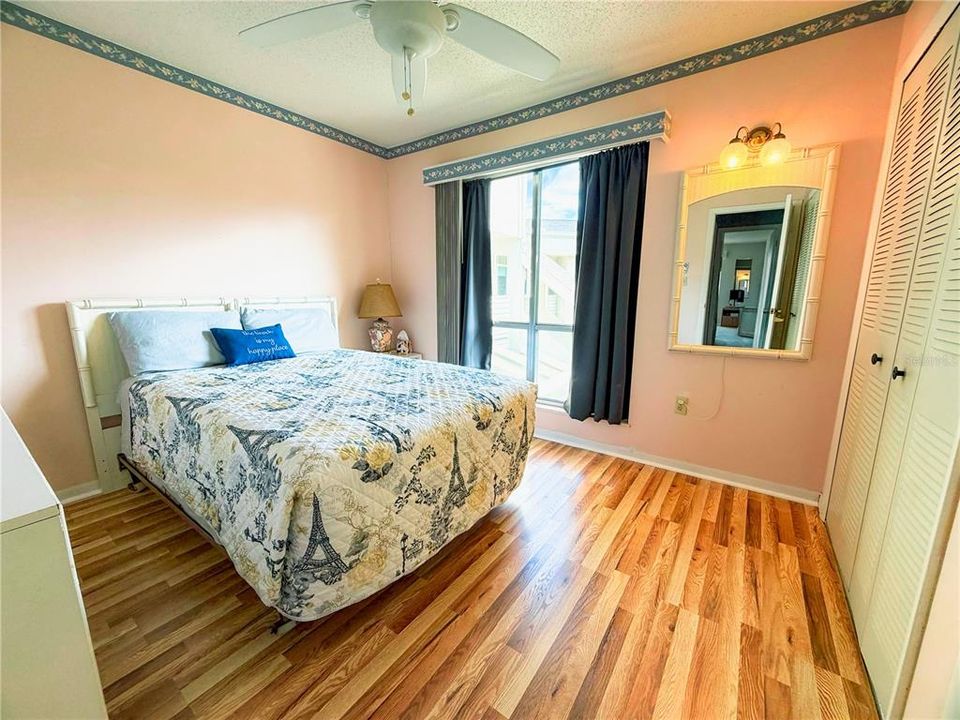 Activo con contrato: $149,000 (2 camas, 1 baños, 930 Pies cuadrados)