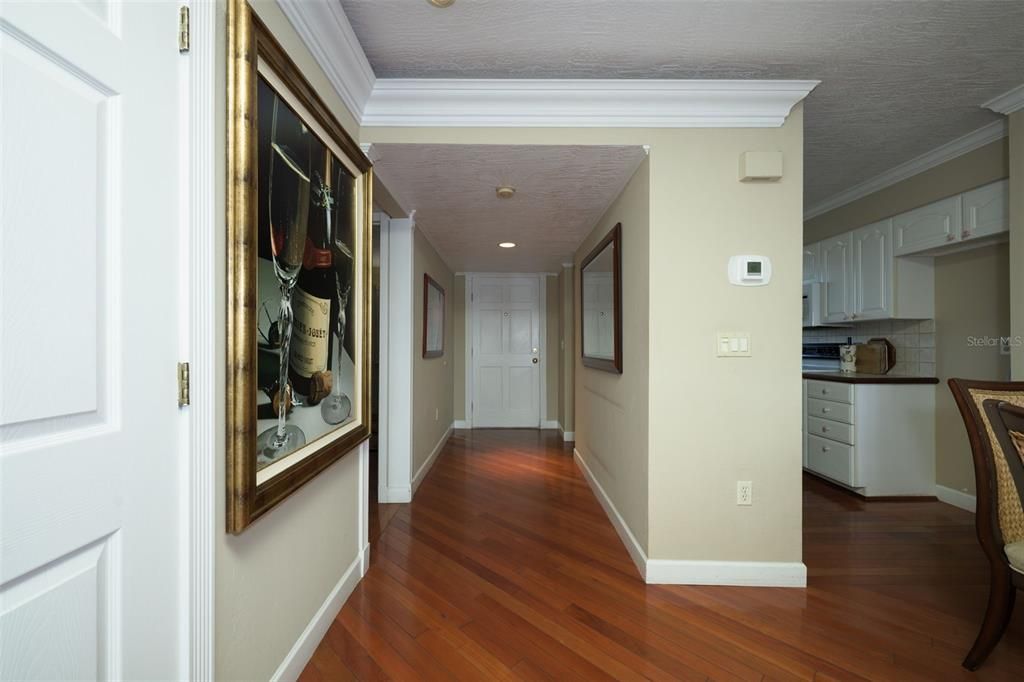 For Sale: $249,000 (2 beds, 2 baths, 1140 Square Feet)