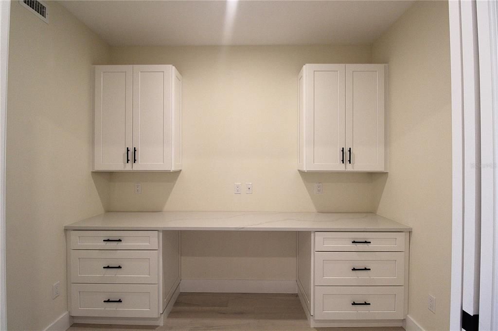 For Rent: $3,595 (3 beds, 2 baths, 1937 Square Feet)