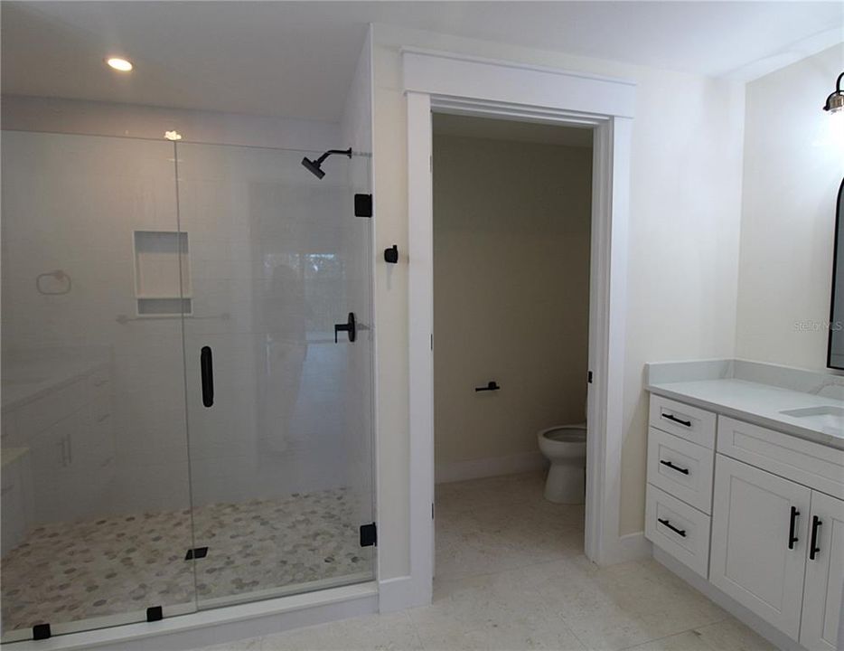 For Rent: $3,595 (3 beds, 2 baths, 1937 Square Feet)