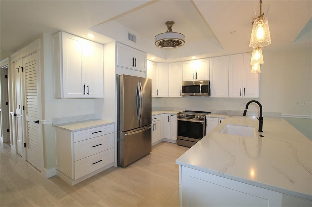 For Rent: $3,595 (3 beds, 2 baths, 1937 Square Feet)