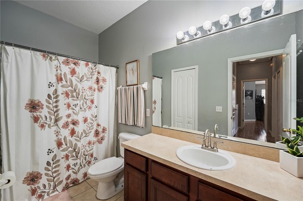 For Sale: $274,900 (3 beds, 2 baths, 1855 Square Feet)