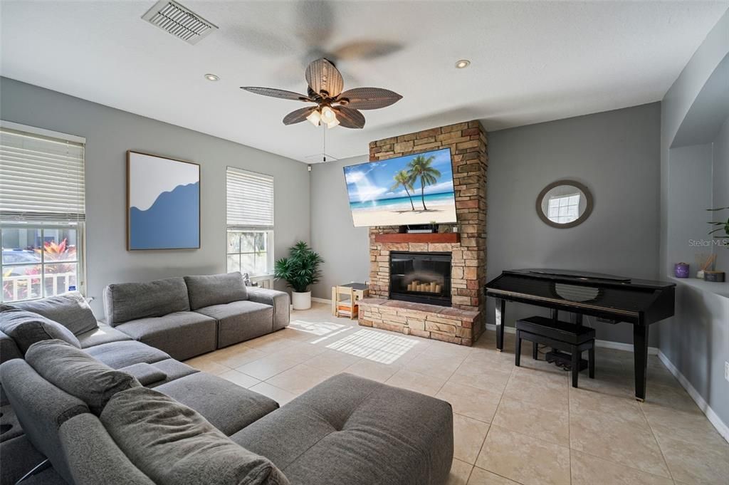 For Sale: $274,900 (3 beds, 2 baths, 1855 Square Feet)