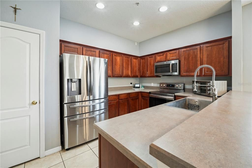 For Sale: $274,900 (3 beds, 2 baths, 1855 Square Feet)