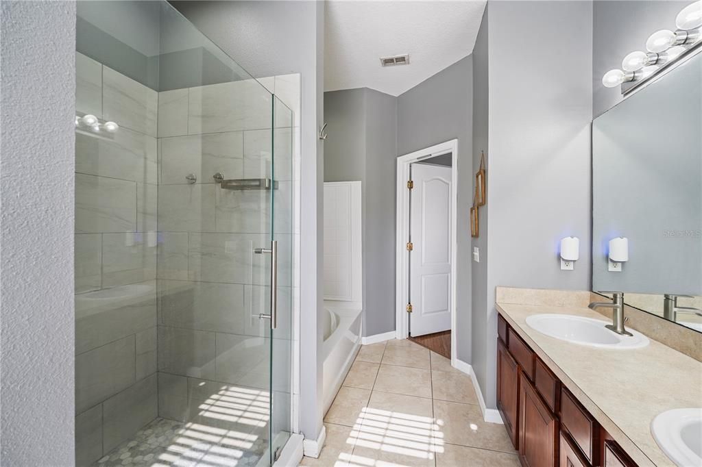 For Sale: $274,900 (3 beds, 2 baths, 1855 Square Feet)