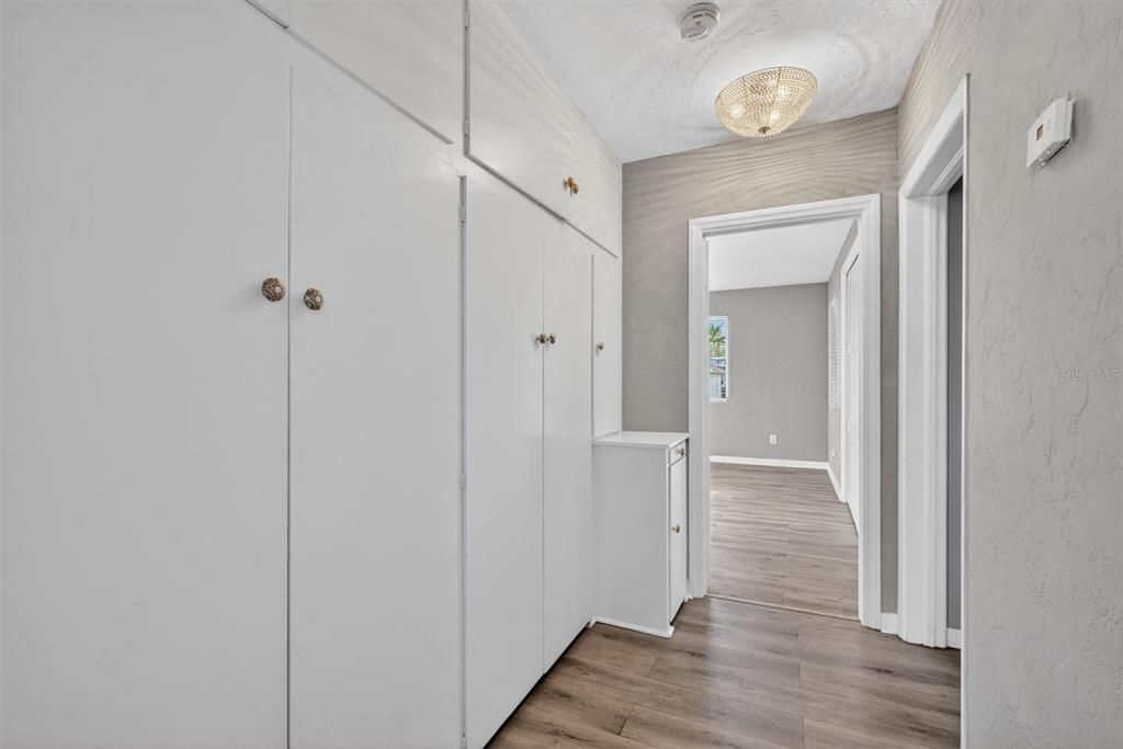 На продажу: $325,000 (2 спален, 2 ванн, 1524 Квадратных фут)