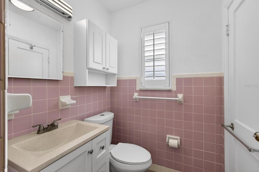 На продажу: $325,000 (2 спален, 2 ванн, 1524 Квадратных фут)