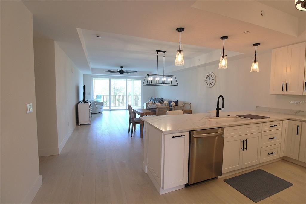 For Rent: $3,795 (3 beds, 2 baths, 1937 Square Feet)