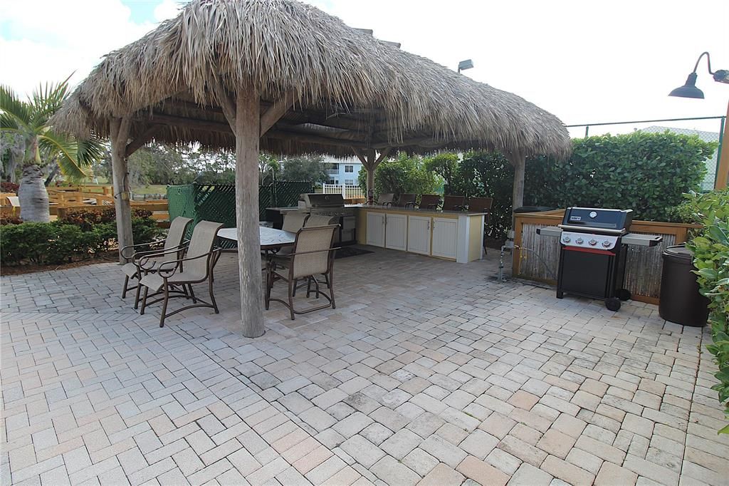 For Rent: $3,795 (3 beds, 2 baths, 1937 Square Feet)