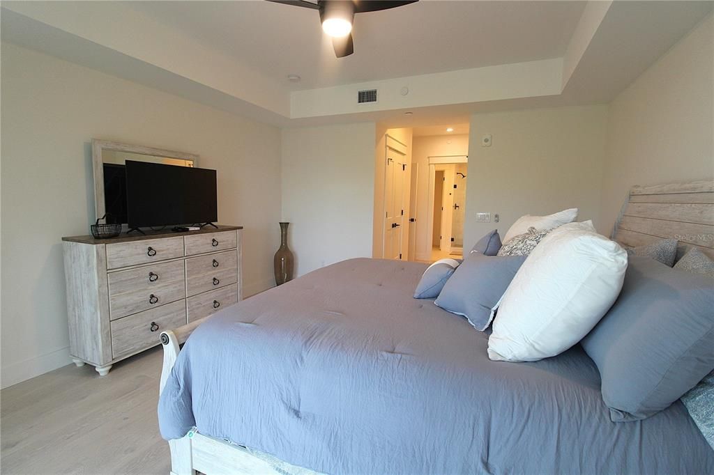 For Rent: $3,795 (3 beds, 2 baths, 1937 Square Feet)