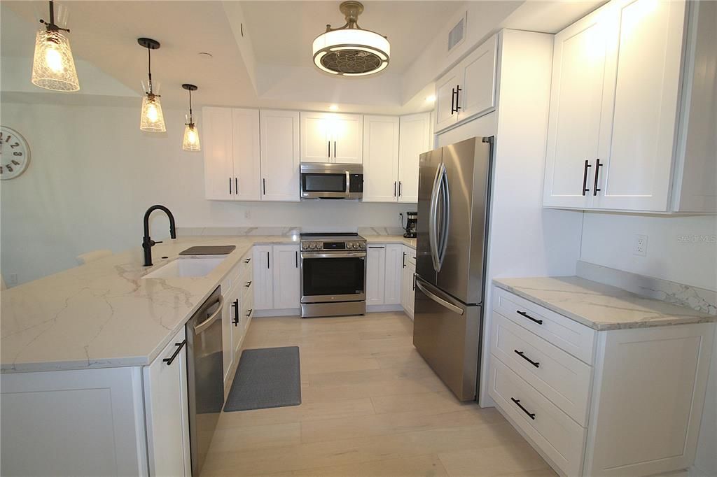 For Rent: $3,795 (3 beds, 2 baths, 1937 Square Feet)