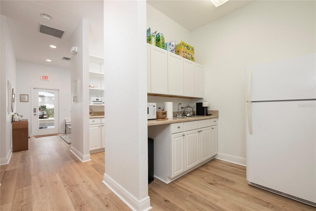 En Venta: $430,000 (0 camas, 0 baños, 1202 Pies cuadrados)