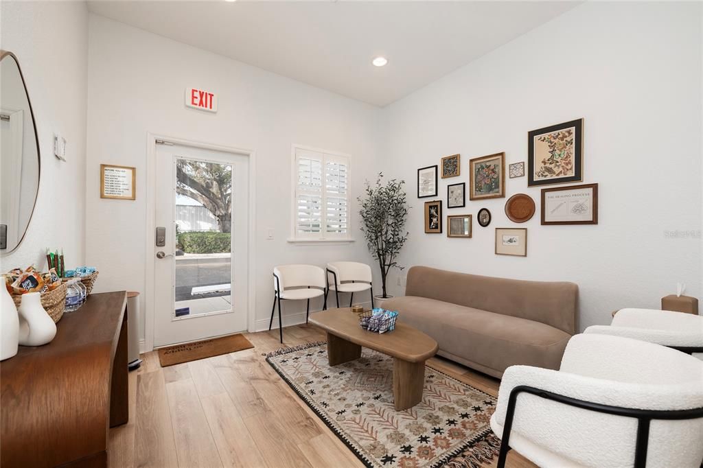 En Venta: $430,000 (0 camas, 0 baños, 1202 Pies cuadrados)