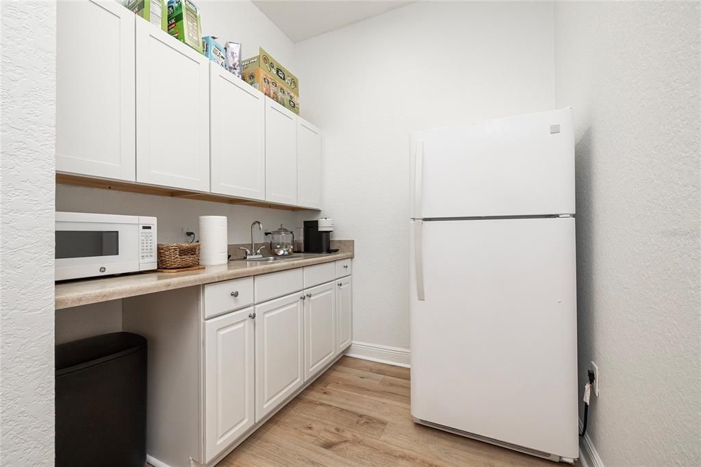 En Venta: $430,000 (0 camas, 0 baños, 1202 Pies cuadrados)