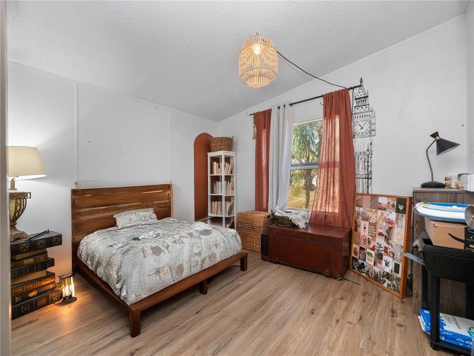 На продажу: $195,000 (2 спален, 2 ванн, 970 Квадратных фут)