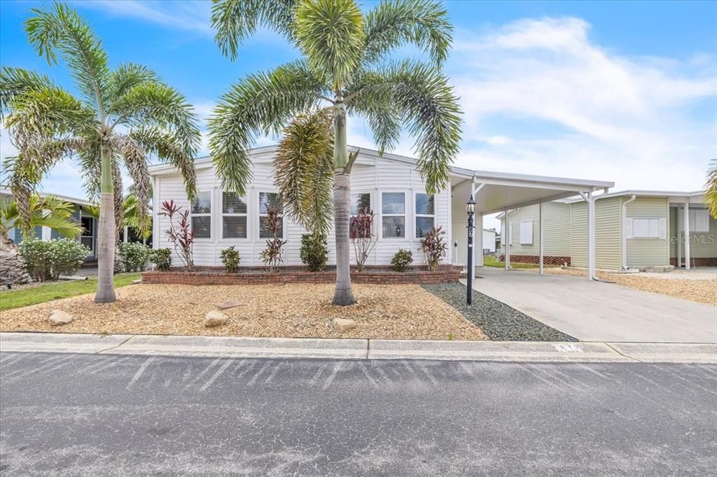 For Sale: $165,000 (2 beds, 2 baths, 1316 Square Feet)