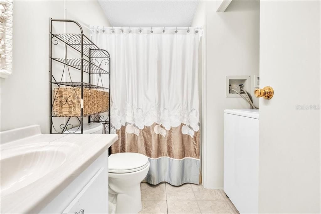 For Sale: $165,000 (2 beds, 2 baths, 1316 Square Feet)
