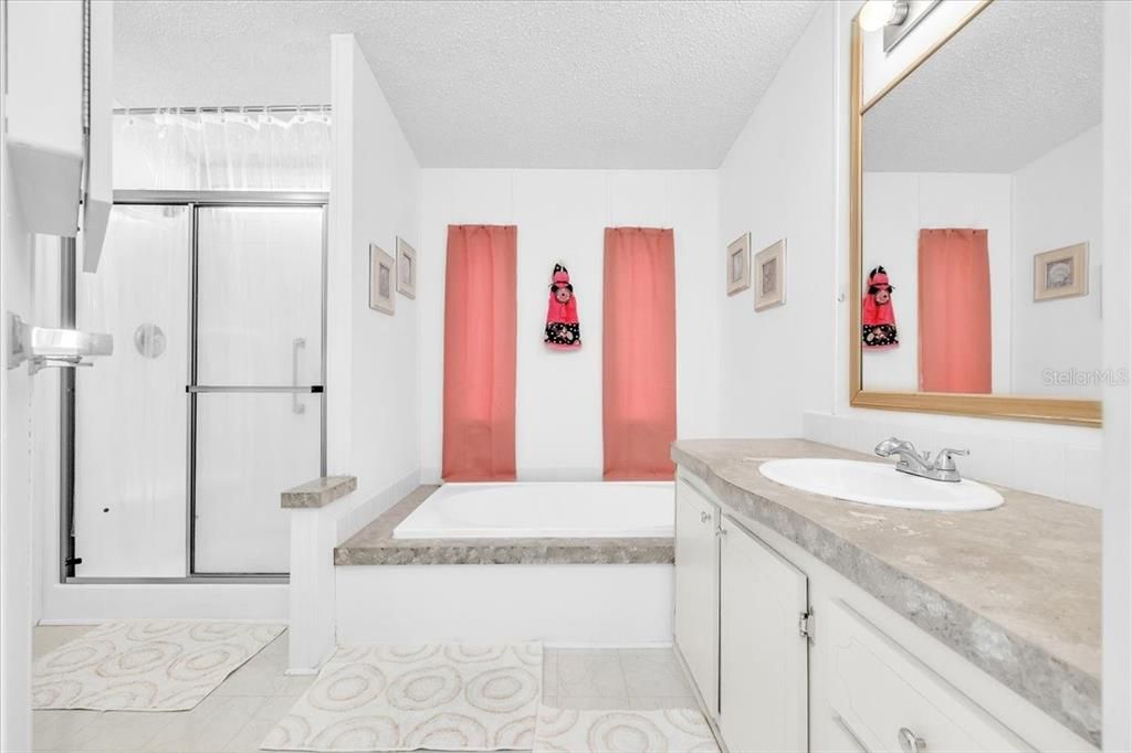 For Sale: $165,000 (2 beds, 2 baths, 1316 Square Feet)