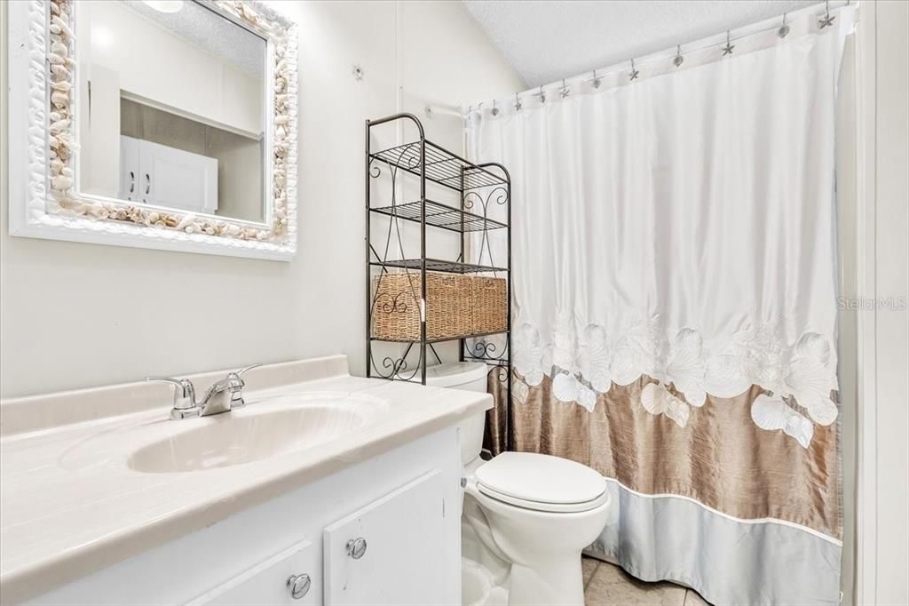For Sale: $165,000 (2 beds, 2 baths, 1316 Square Feet)