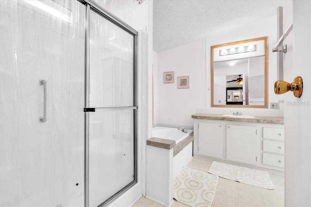 For Sale: $165,000 (2 beds, 2 baths, 1316 Square Feet)