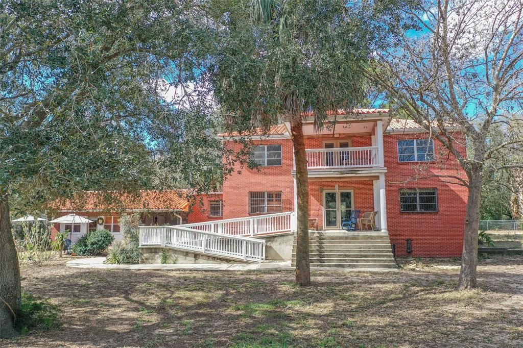 Recently Sold: $725,000 (6 beds, 4 baths, 5589 Square Feet)