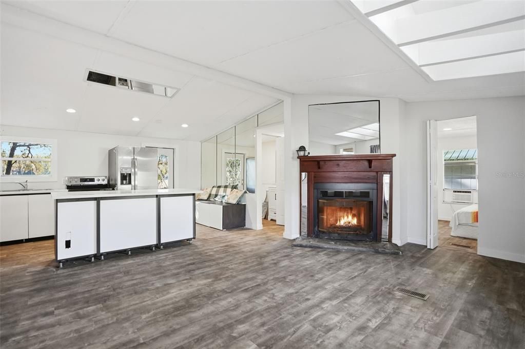 For Sale: $286,900 (3 beds, 2 baths, 1500 Square Feet)