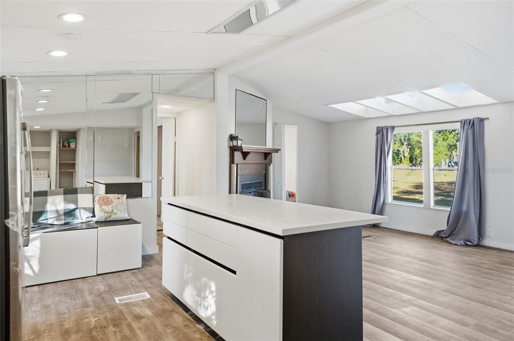 For Sale: $286,900 (3 beds, 2 baths, 1500 Square Feet)