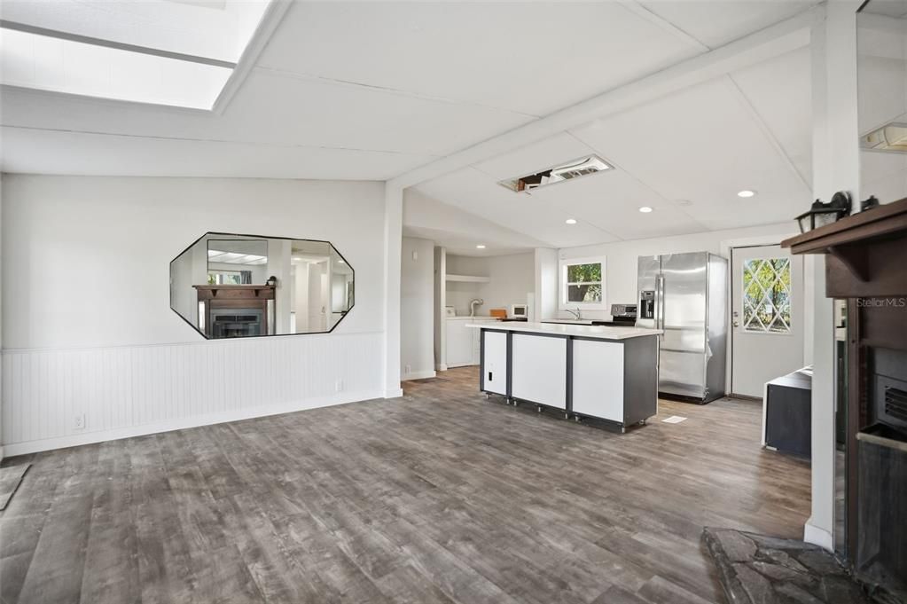 For Sale: $286,900 (3 beds, 2 baths, 1500 Square Feet)