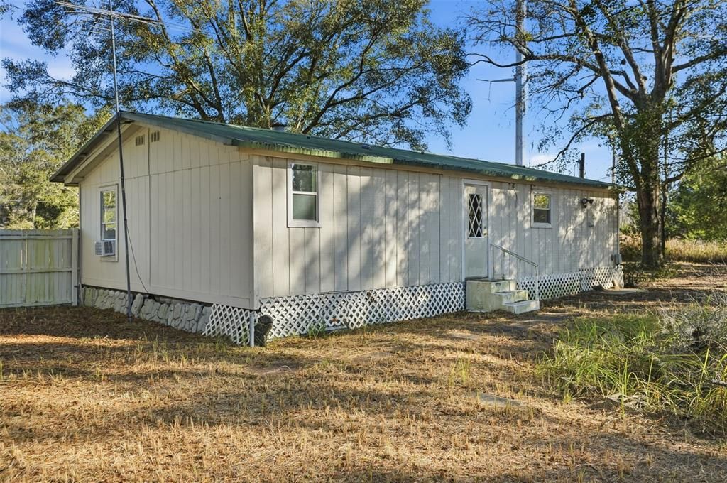 For Sale: $286,900 (3 beds, 2 baths, 1500 Square Feet)