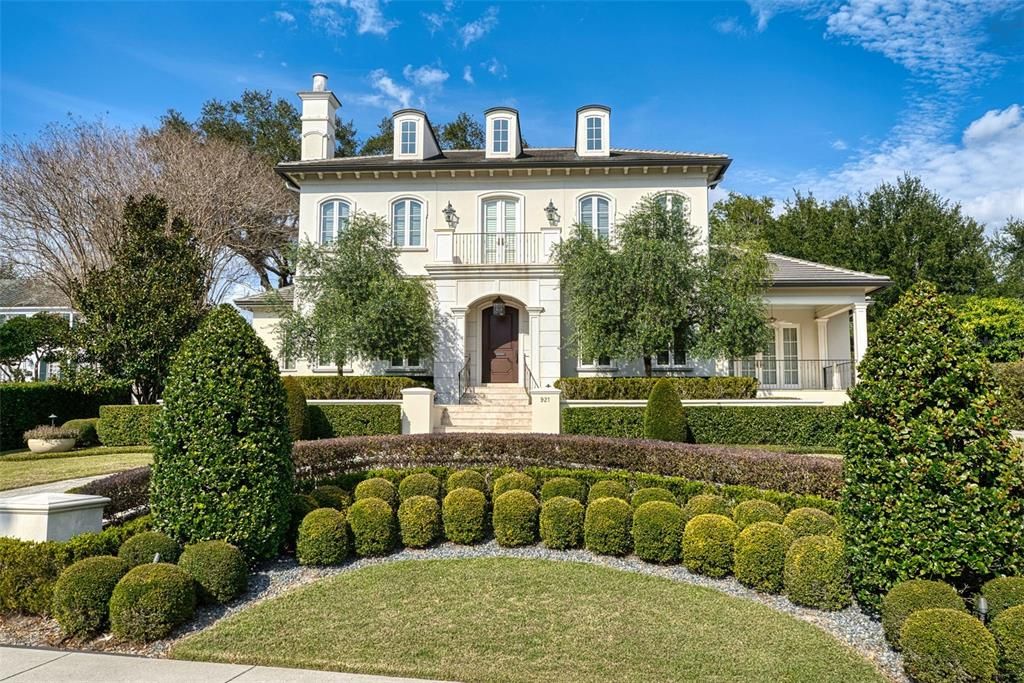 Vendido Recientemente: $3,400,000 (4 camas, 5 baños, 5145 Pies cuadrados)