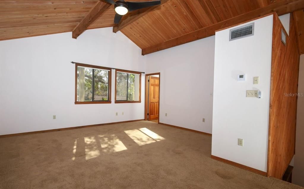 Activo con contrato: $340,000 (3 camas, 3 baños, 1868 Pies cuadrados)