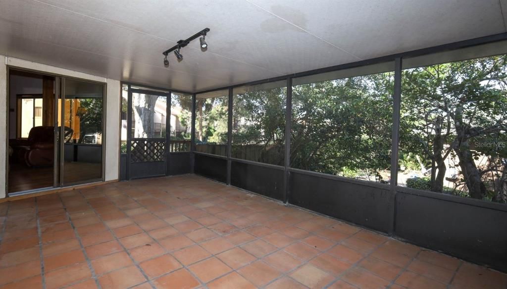 Activo con contrato: $340,000 (3 camas, 3 baños, 1868 Pies cuadrados)