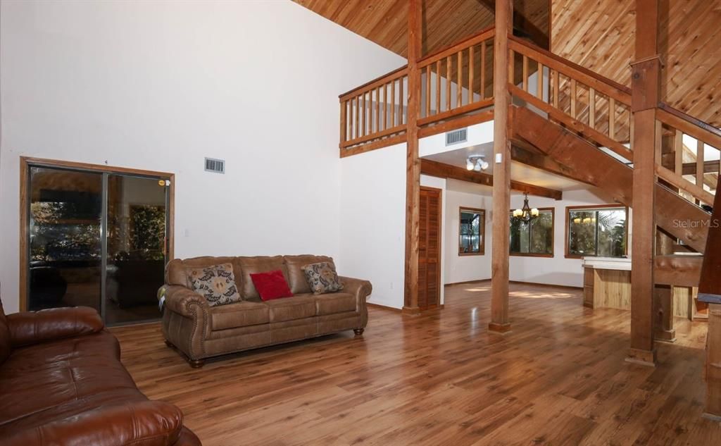 Activo con contrato: $340,000 (3 camas, 3 baños, 1868 Pies cuadrados)