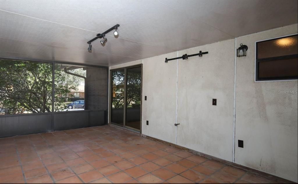 Activo con contrato: $340,000 (3 camas, 3 baños, 1868 Pies cuadrados)